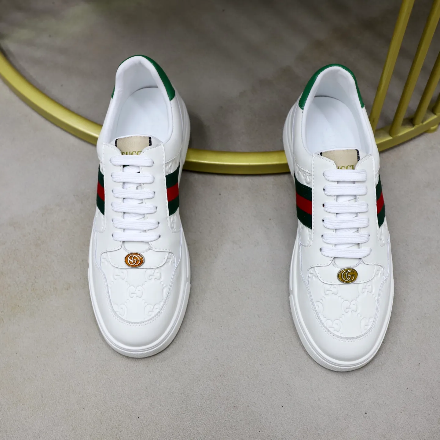 Ex-factory price: 420💰🙅‍♂️🙅‍♂️🙅‍♂️ Brand: Gucci GUCCi Standard code: 38-44 (45 customized) Grade: Same as the official website Material: Original leather splicing, comfortable and breathable sheepskin lining, original wear-resistant outsole Style category: Men's fashionable casual shoes, running, sports shoes, noble luxury brand elements, top luxury Color: actual picture color